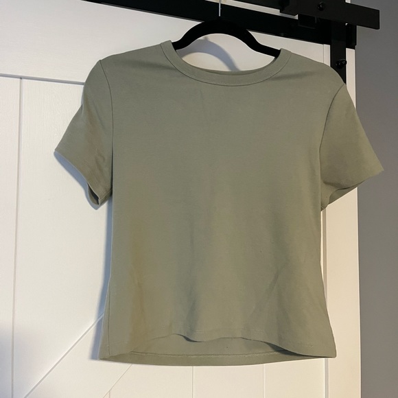 Aritzia Sunday Best Little Ribbed T-Shirt - Picture 7 of 8